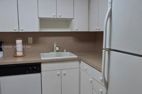 Купить кондоминиум в Майами-Лейкс, Флорида 2 спальни, 96.62м2, № 2050876 - фото 4