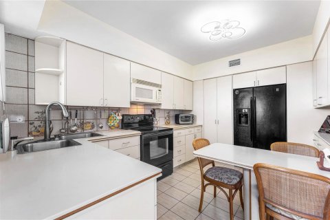 Condo in Fort Lauderdale, Florida, 3 bedrooms  № 2081680 - photo 16