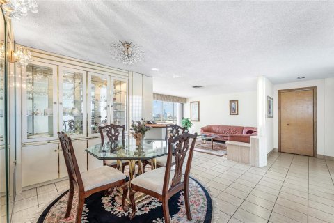 Condo in Fort Lauderdale, Florida, 3 bedrooms  № 2081680 - photo 19