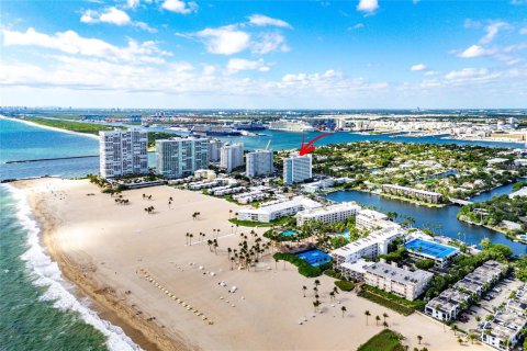 Condo in Fort Lauderdale, Florida, 3 bedrooms  № 2081680 - photo 2
