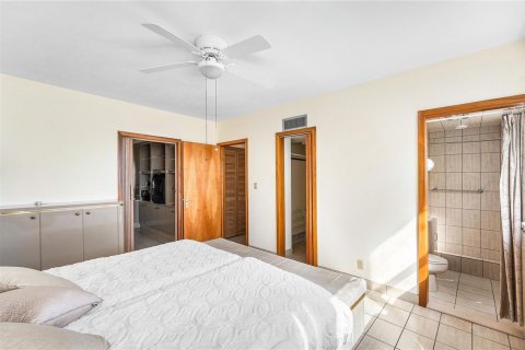 Condo in Fort Lauderdale, Florida, 3 bedrooms  № 2081680 - photo 28