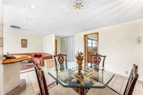 Condo in Fort Lauderdale, Florida, 3 bedrooms  № 2081680 - photo 20