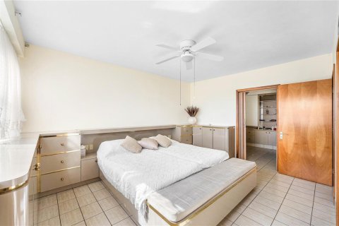 Condo in Fort Lauderdale, Florida, 3 bedrooms  № 2081680 - photo 27