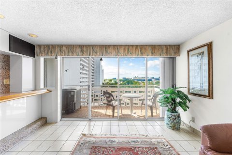 Condo in Fort Lauderdale, Florida, 3 bedrooms  № 2081680 - photo 24