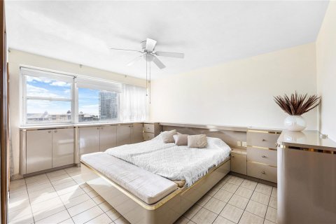 Condo in Fort Lauderdale, Florida, 3 bedrooms  № 2081680 - photo 26
