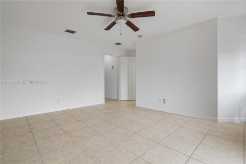 Adosado en venta en Hallandale Beach, Florida, 3 dormitorios, 175.77 m2 № 2057507 - foto 19