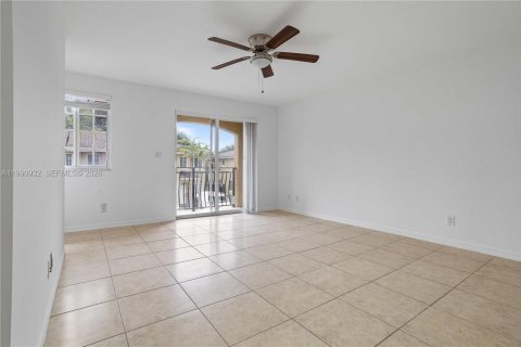 Adosado en venta en Hallandale Beach, Florida, 3 dormitorios, 175.77 m2 № 2057507 - foto 16