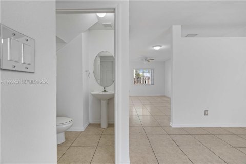 Adosado en venta en Hallandale Beach, Florida, 3 dormitorios, 175.77 m2 № 2057507 - foto 5