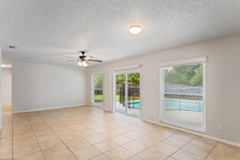 Villa ou maison à vendre à Tampa, Floride: 3 chambres, 146.88 m2 № 2398661 - photo 11