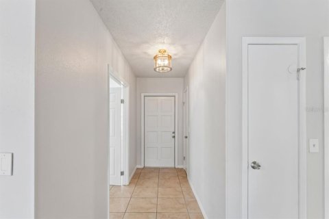 Villa ou maison à vendre à Tampa, Floride: 3 chambres, 146.88 m2 № 2398661 - photo 3