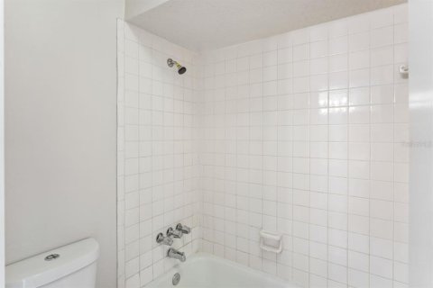 Villa ou maison à vendre à Tampa, Floride: 3 chambres, 146.88 m2 № 2398661 - photo 17