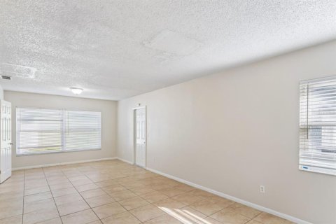 Villa ou maison à vendre à Tampa, Floride: 3 chambres, 146.88 m2 № 2398661 - photo 4