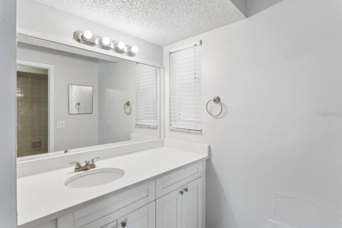 Villa ou maison à vendre à Tampa, Floride: 3 chambres, 146.88 m2 № 2398661 - photo 16
