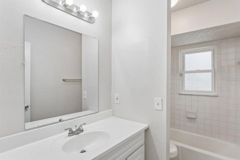 Villa ou maison à vendre à Tampa, Floride: 3 chambres, 146.88 m2 № 2398661 - photo 20