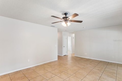Villa ou maison à vendre à Tampa, Floride: 3 chambres, 146.88 m2 № 2398661 - photo 12