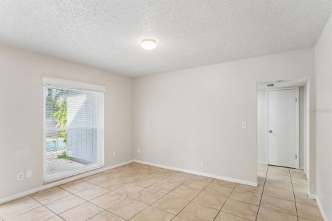 Villa ou maison à vendre à Tampa, Floride: 3 chambres, 146.88 m2 № 2398661 - photo 10