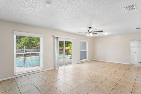 Villa ou maison à vendre à Tampa, Floride: 3 chambres, 146.88 m2 № 2398661 - photo 13
