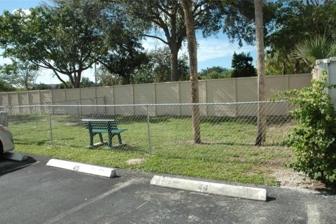 Condominio en venta en Hollywood, Florida, 2 dormitorios, 81.75 m2 № 1989234 - foto 24