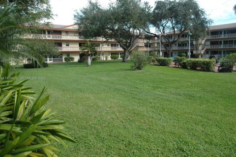 Condominio en venta en Hollywood, Florida, 2 dormitorios, 81.75 m2 № 1989234 - foto 4