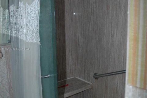 Condominio en venta en Hollywood, Florida, 2 dormitorios, 81.75 m2 № 1989234 - foto 18