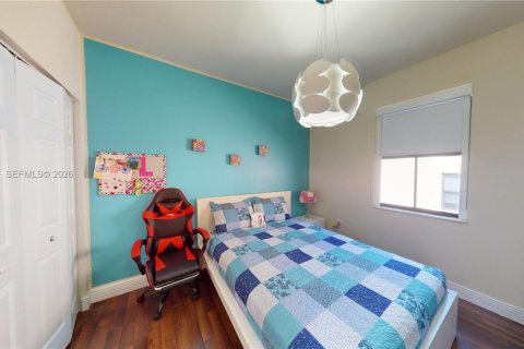 Casa en venta en Doral, Florida, 4 dormitorios, 246.19 m2 № 2248264 - foto 26