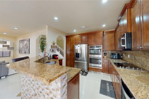 Casa en venta en Doral, Florida, 4 dormitorios, 246.19 m2 № 2248264 - foto 10