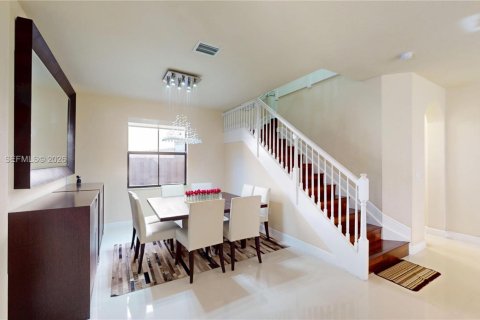 Casa en venta en Doral, Florida, 4 dormitorios, 246.19 m2 № 2248264 - foto 8