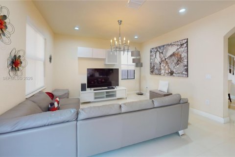 Casa en venta en Doral, Florida, 4 dormitorios, 246.19 m2 № 2248264 - foto 18