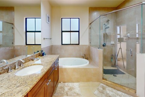 Casa en venta en Doral, Florida, 4 dormitorios, 246.19 m2 № 2248264 - foto 23