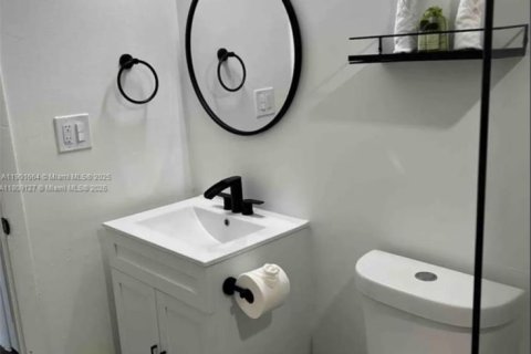 Condo in Miami Gardens, Florida, 2 bedrooms  № 1953215 - photo 2