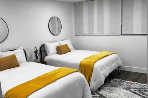 Condo in Miami Gardens, Florida, 2 bedrooms  № 1953215 - photo 1