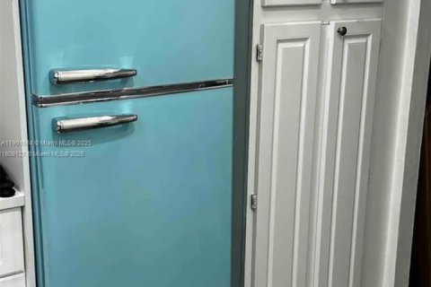 Condo in Miami Gardens, Florida, 2 bedrooms  № 1953215 - photo 9