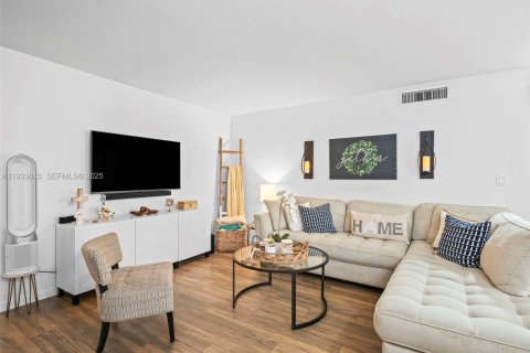 Condominio en venta en Miami, Florida, 2 dormitorios, 111.48 m2 № 1992079 - foto 14