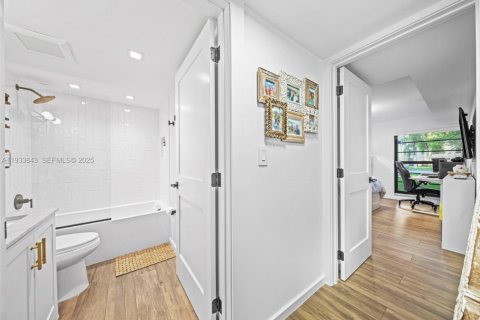 Condominio en venta en Miami, Florida, 2 dormitorios, 111.48 m2 № 1992079 - foto 23