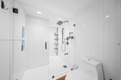 Condominio en venta en Miami, Florida, 2 dormitorios, 111.48 m2 № 1992079 - foto 30