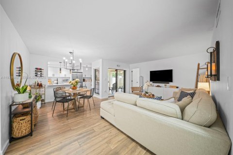 Condominio en venta en Miami, Florida, 2 dormitorios, 111.48 m2 № 1992079 - foto 3