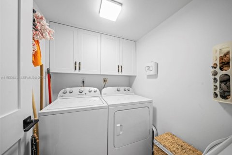 Condominio en venta en Miami, Florida, 2 dormitorios, 111.48 m2 № 1992079 - foto 17