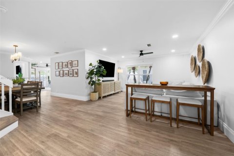 House in Coral Springs, Florida 3 bedrooms, 163.51 sq.m. № 1970261 - photo 3