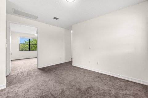 House in Delray Beach, Florida 4 bedrooms, 214.14 sq.m. № 2077430 - photo 20