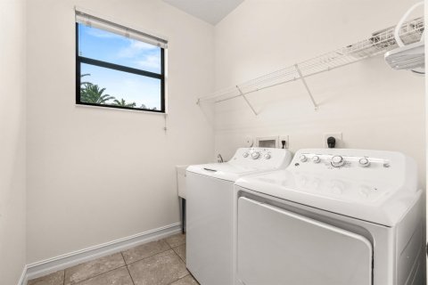House in Delray Beach, Florida 4 bedrooms, 214.14 sq.m. № 2077430 - photo 19