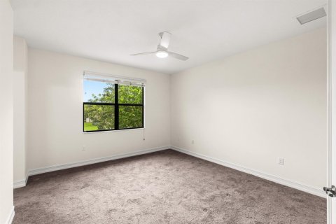 House in Delray Beach, Florida 4 bedrooms, 214.14 sq.m. № 2077430 - photo 23