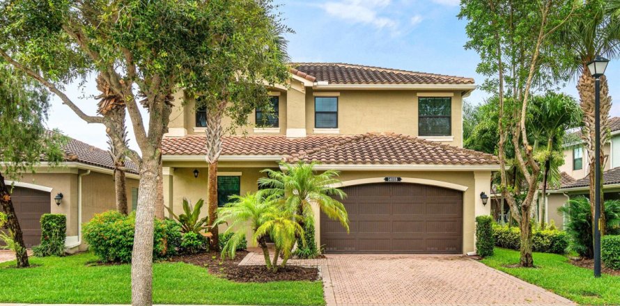 House in Delray Beach, Florida 4 bedrooms, 214.14 sq.m. № 2077430