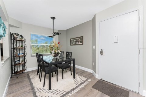 Condo in Englewood, Florida, 2 bedrooms  № 1716786 - photo 4