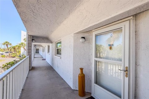 Condo in Englewood, Florida, 2 bedrooms  № 1716786 - photo 3
