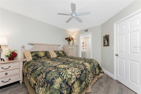 Condo in Englewood, Florida, 2 bedrooms  № 1716786 - photo 23