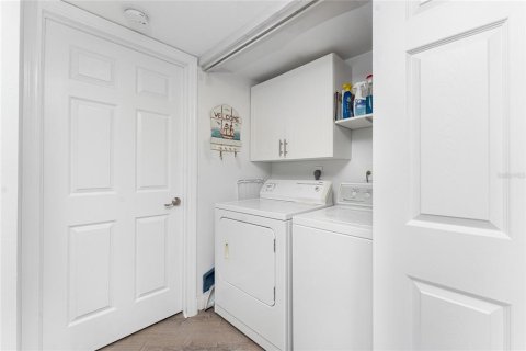 Condo in Englewood, Florida, 2 bedrooms  № 1716786 - photo 27