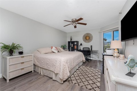 Condo in Englewood, Florida, 2 bedrooms  № 1716786 - photo 16