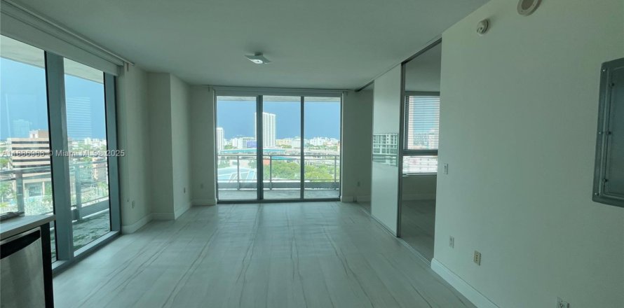 Apartment in Miami, Florida 1 bedroom, 75.62 sq.m. № 1933673