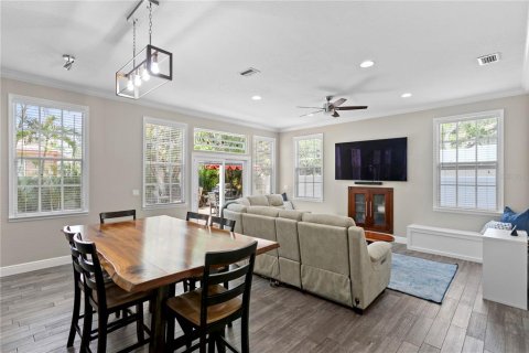 Casa en venta en Tampa, Florida, 4 dormitorios, 239.32 m2 № 2235626 - foto 5