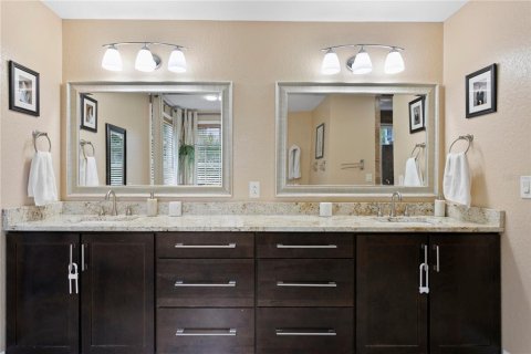 Casa en venta en Tampa, Florida, 4 dormitorios, 239.32 m2 № 2235626 - foto 29